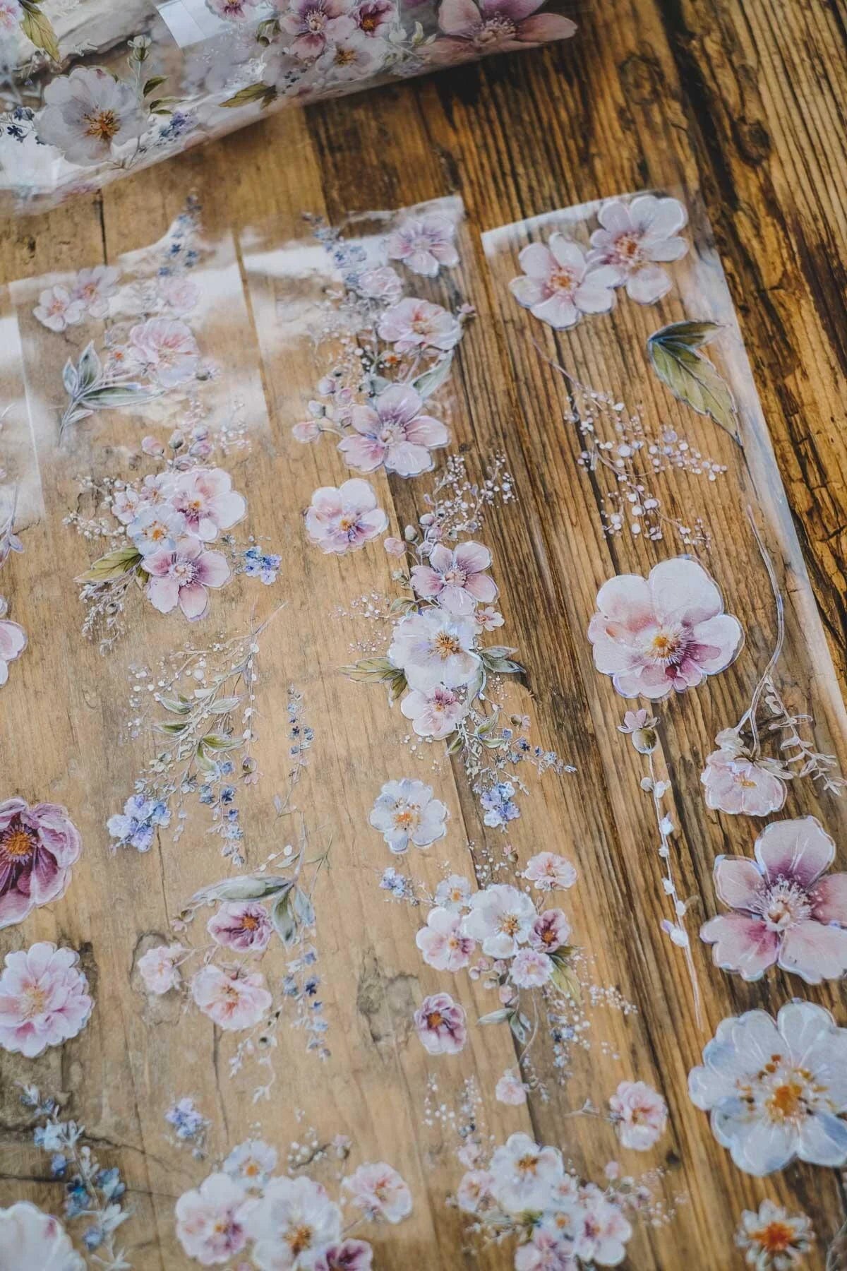 LG | Soft kind watercolour florals - One PET loop