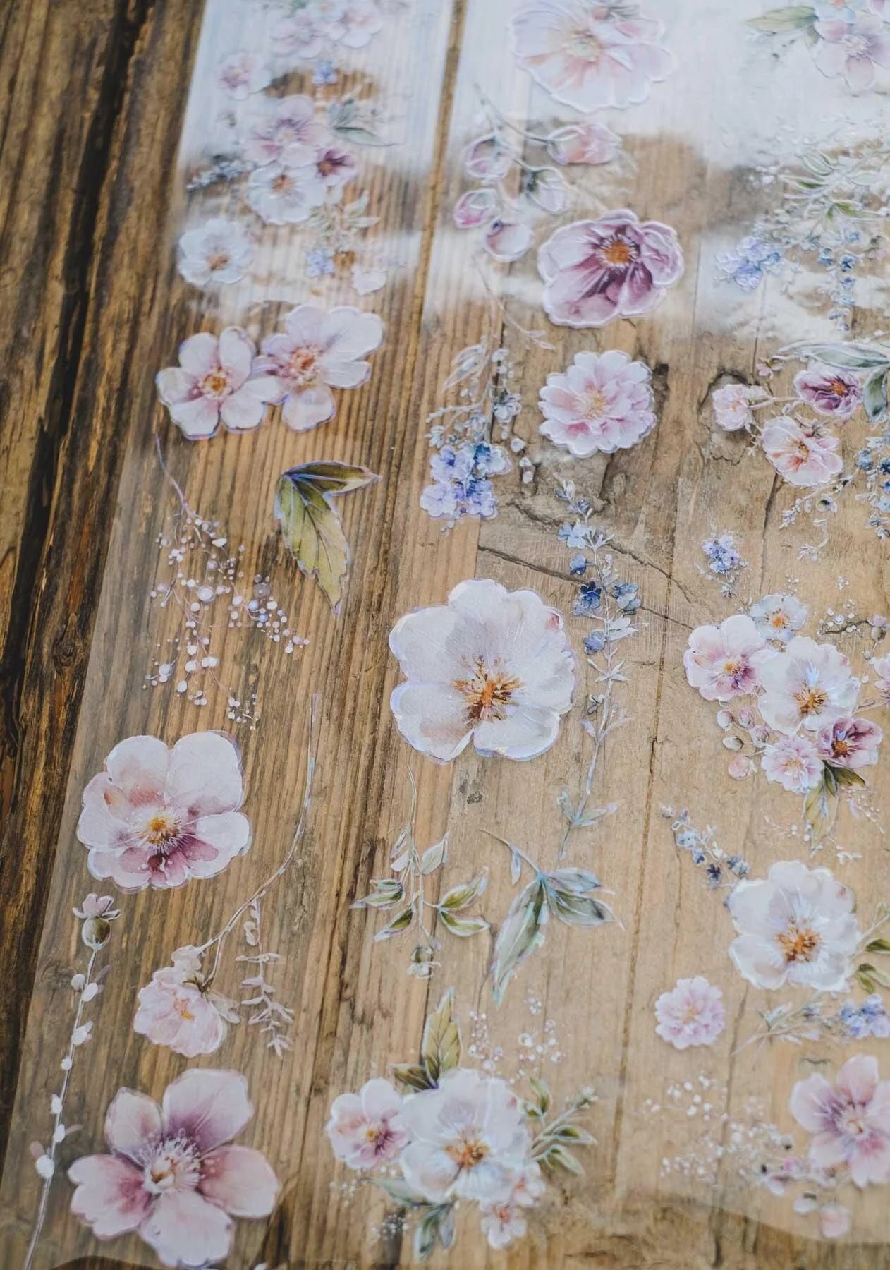 LG | Soft kind watercolour florals - One PET loop