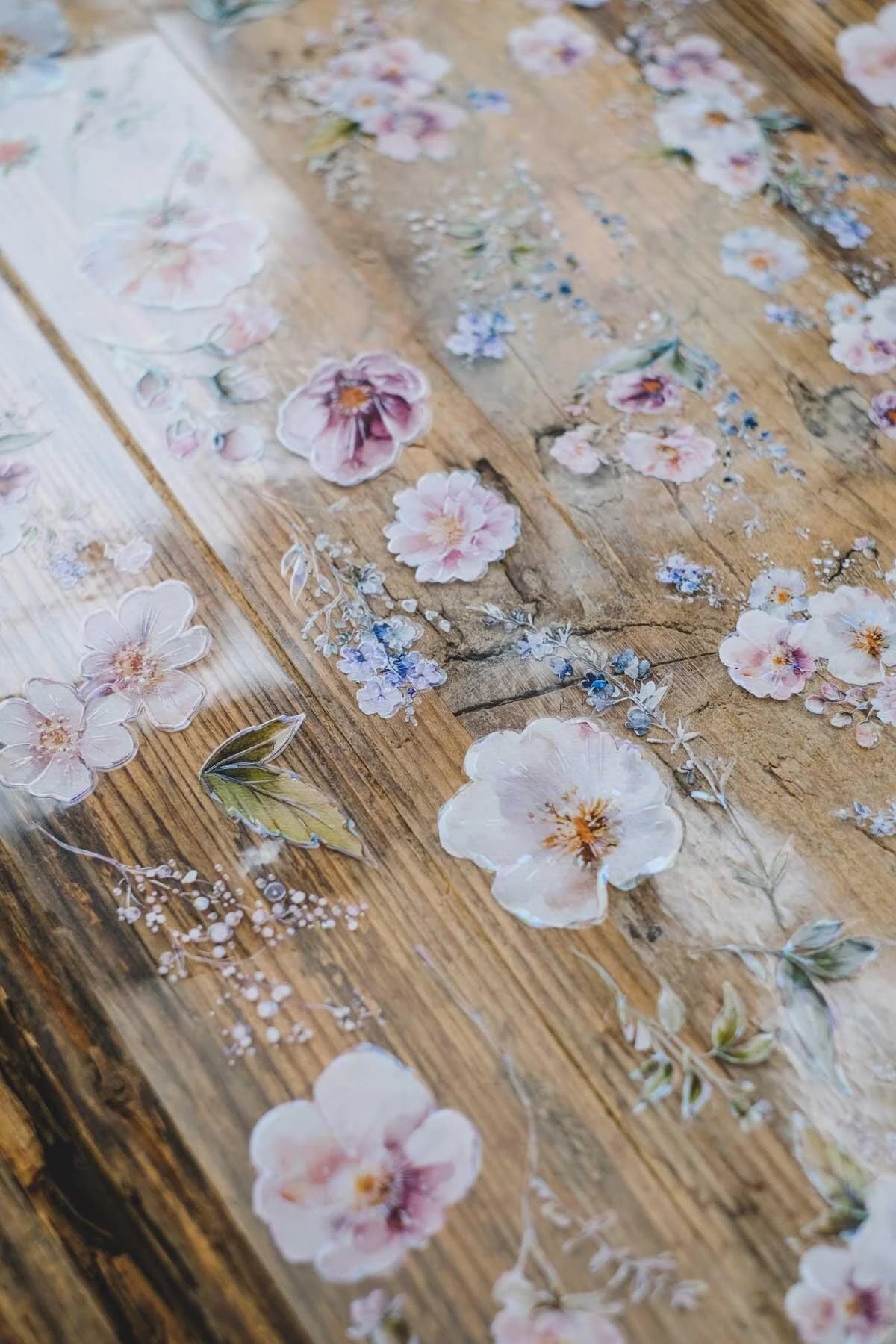 LG | Soft kind watercolour florals - One PET loop