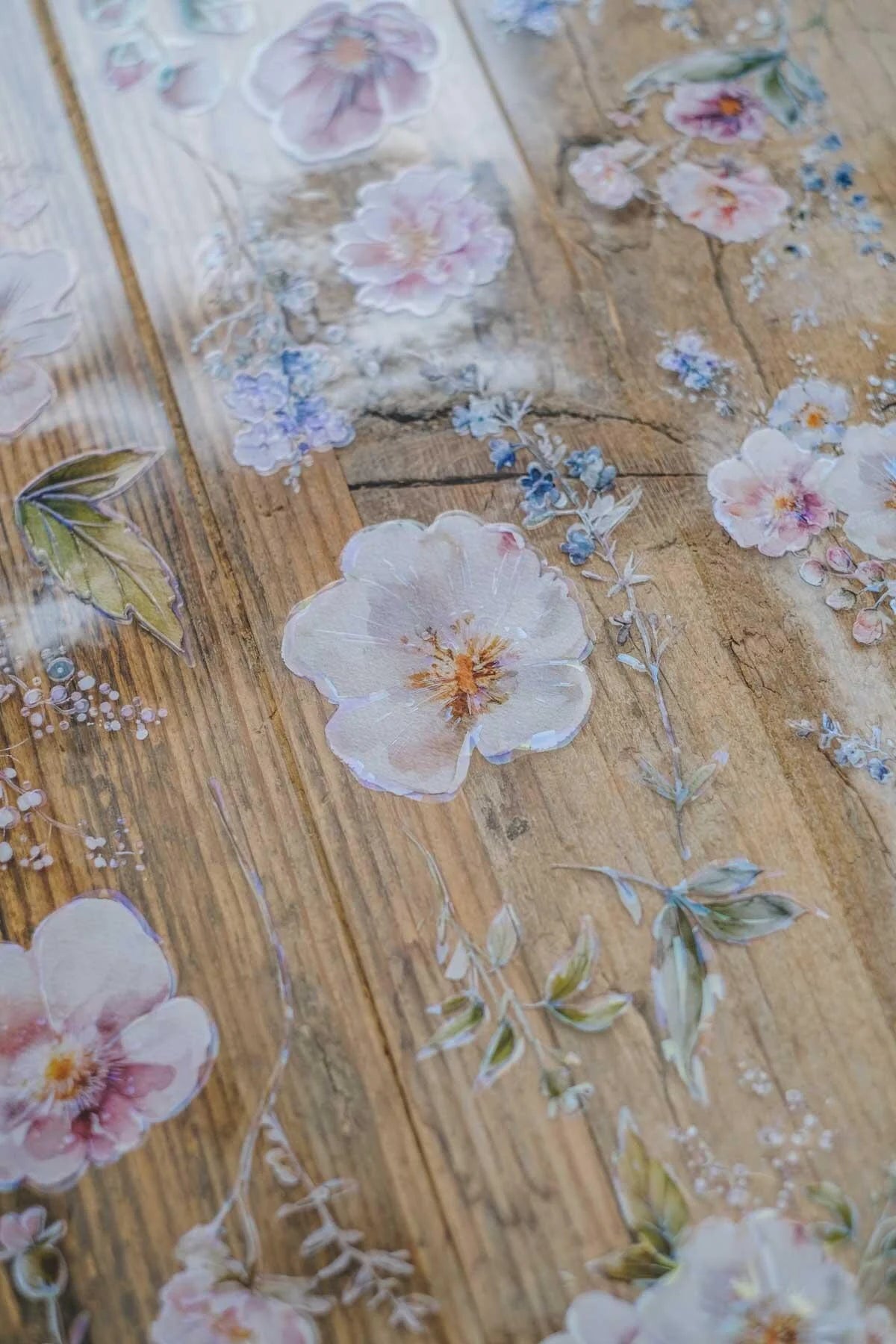 LG | Soft kind watercolour florals - One PET loop